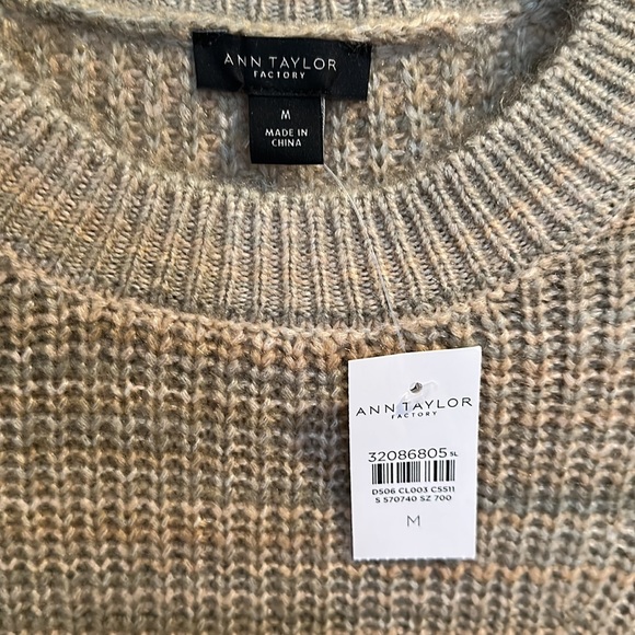 Loft Sweater size Medium - Picture 3 of 6